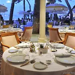 La De La Pinede Hotel