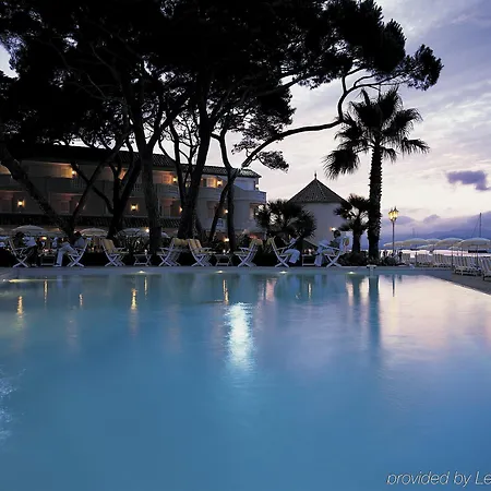 Ξενοδοχείο La De La Pinede 5*