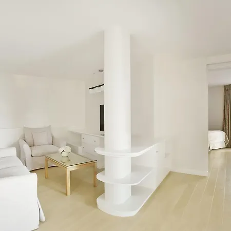 La De La Pinede Σαιν-Τροπέ