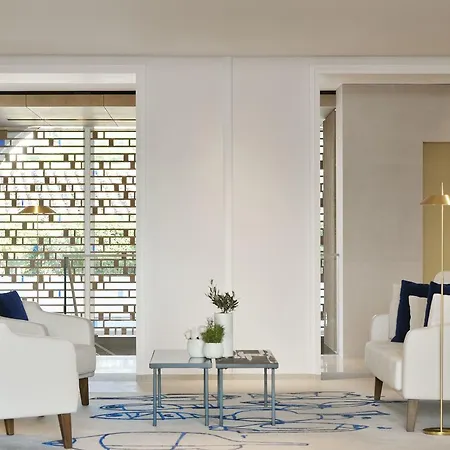 La De La Pinede Σαιν-Τροπέ