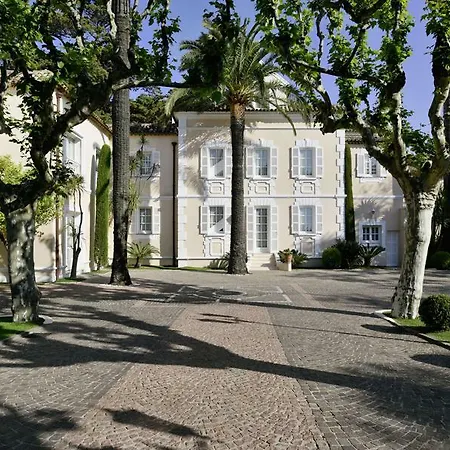 La De La Pinede 5*