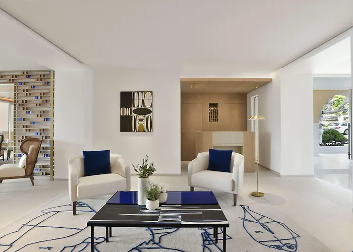 La De La Pinede سان تروبيه