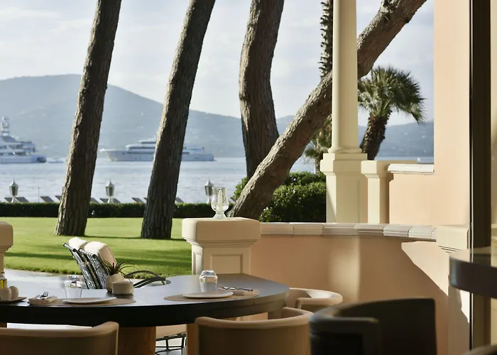 La De La Pinede Hotel