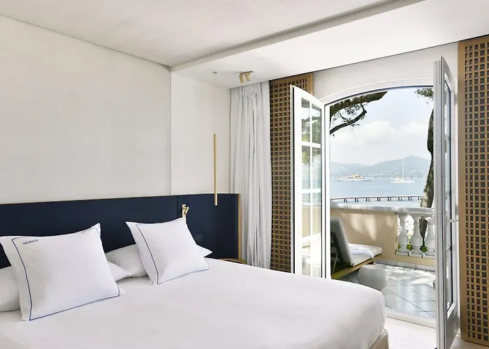 La De La Pinede سان تروبيه