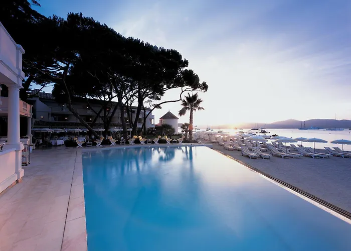 La De La Pinede Hotel