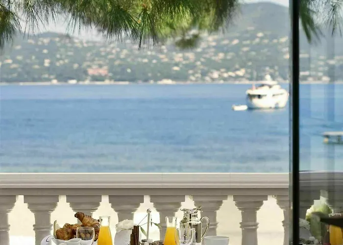 Hotel La De La Pinede