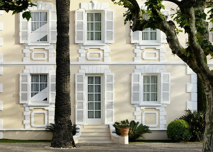 La De La Pinede Hotel